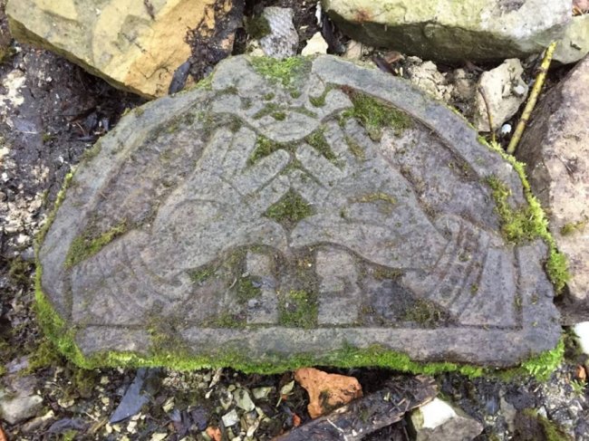 У місті на Волині знайшли рештки єврейських надгробків. ФОТО