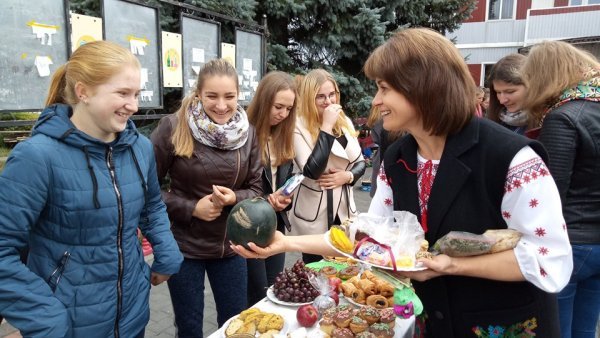 Студенти ковельського медколеджу зібрали кошти на лікування онкохворого хлопчика