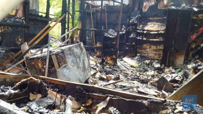 У Володимирі-Волинському через замикання згорів магазин. ФОТО