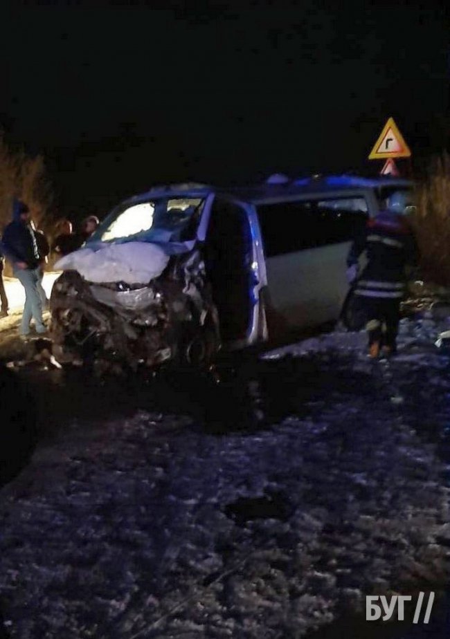 Бус зім'яло: на Волині зіткнулися два автомобілі. ФОТО