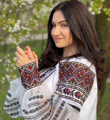 Бренд з прадавніми символами і сенсом: як волинянка створює аксесуари з українською душею