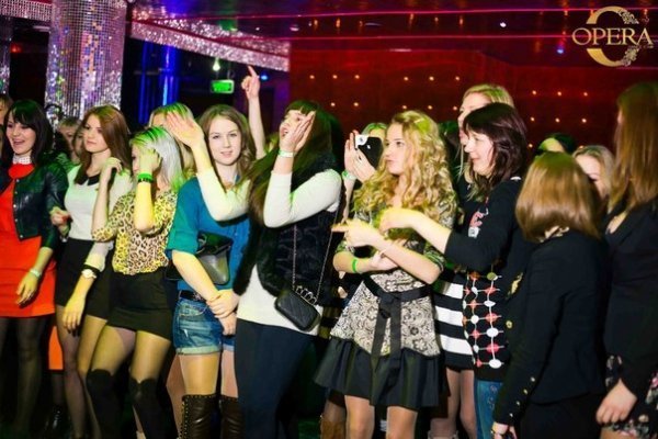 Чоловічий стриптиз у луцькому клубі. ФОТО