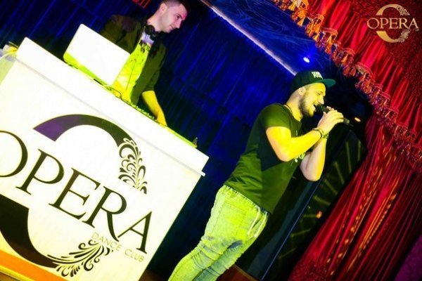 Чоловічий стриптиз у луцькому клубі. ФОТО