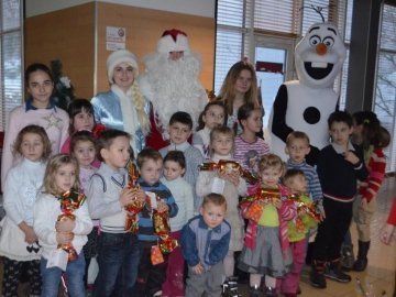 У Луцьку влаштували свято Миколая для соціально-незахищених дітей