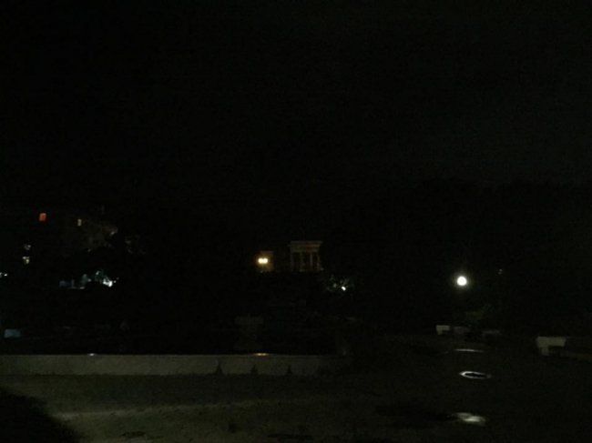 Від парасоль нудить, а ліхтарі без цільного сценарію: лучанин розкритикував нові алеї в парку