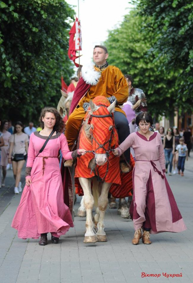 Фотограф показав «обличчя» «Князівського бенкету» в Луцьку