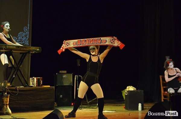 «Я хочу від них дітей»: Dakh Daughters підірвали луцьку публіку. ФОТО