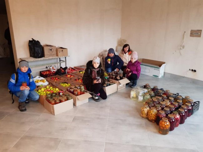 Свято для солдата: волинським бійцям збирають смачні подарунки. ФОТО