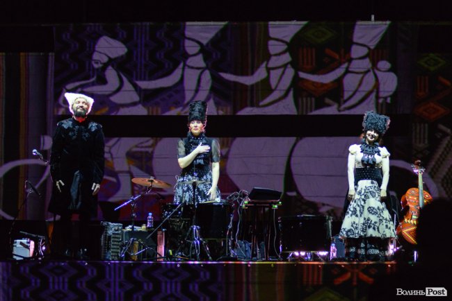 Гурт «ДахаБраха» влаштував видовищне шоу у Луцьку. ФОТОРЕПОРТАЖ 