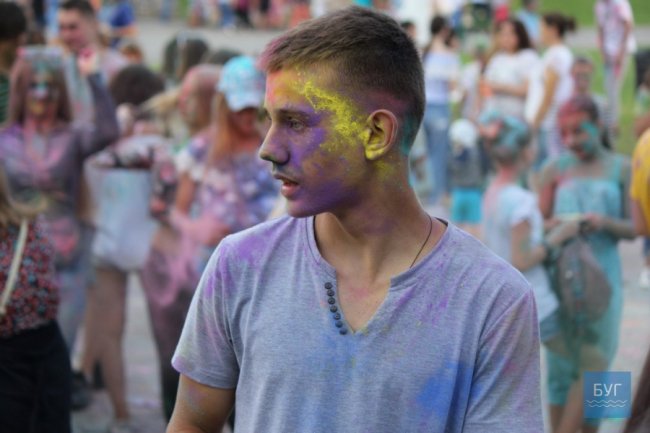 У місті на Волині кидалися фарбами. ФОТО