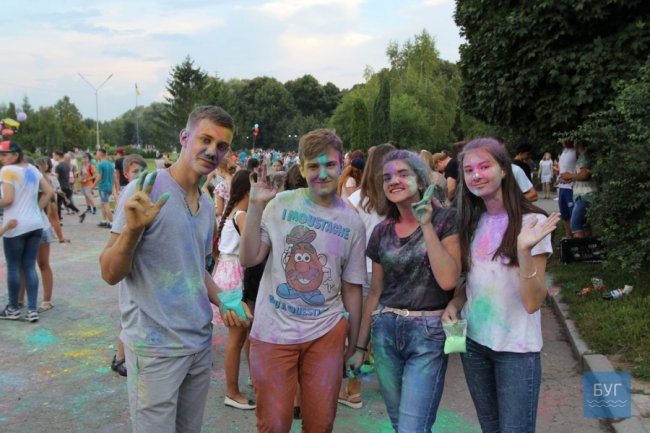 У місті на Волині кидалися фарбами. ФОТО