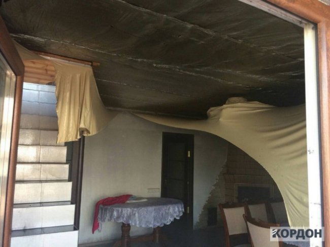 У місті на Волині згоріла літня кухня. ФОТО