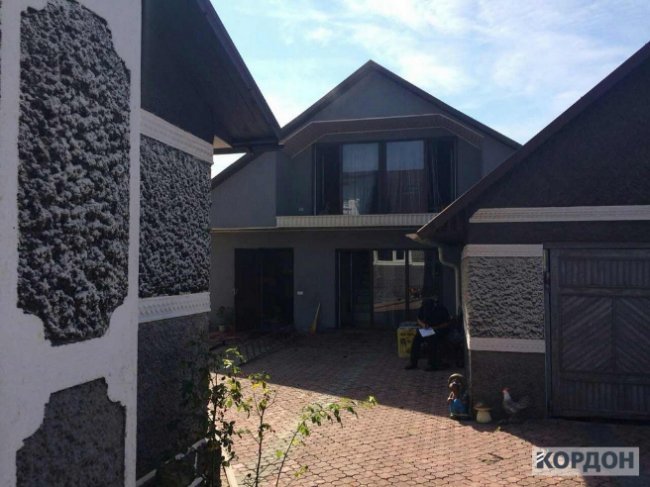 У місті на Волині згоріла літня кухня. ФОТО