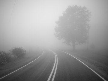 Волинян попереджають про ускладнену видимість на дорогах