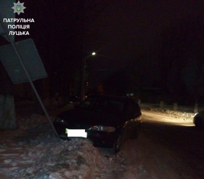 Аварія у Луцьку: водію стало зле на дорозі