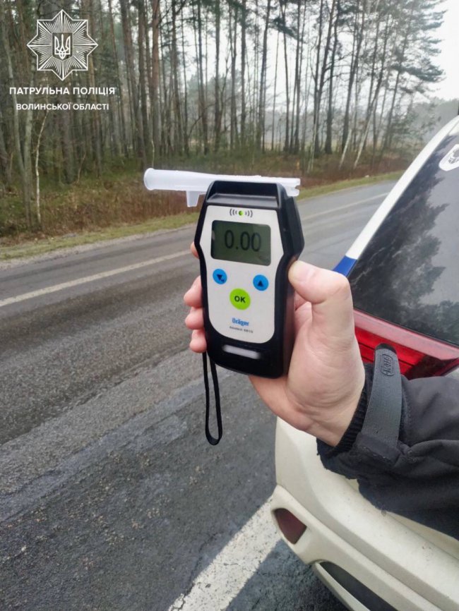 На Ковельщині фура зіткнулася з легковиком з причепом. ФОТО