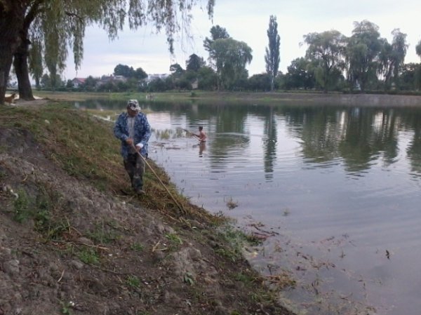 У Луцьку прибирали Теремнівські ставки. ФОТО