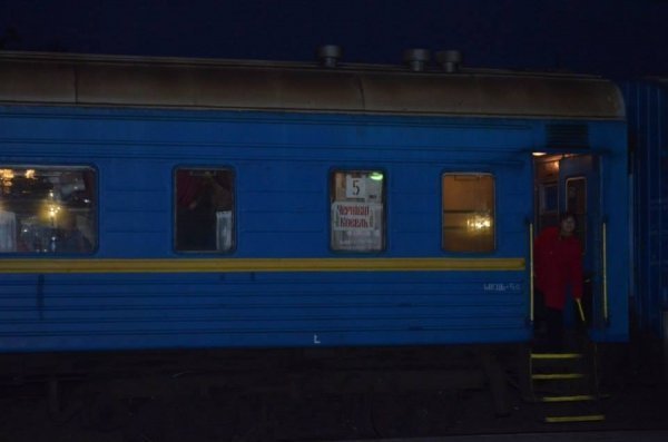 Як у Луцьку зустрічали потяг «Ковель – Чернівці». ФОТО