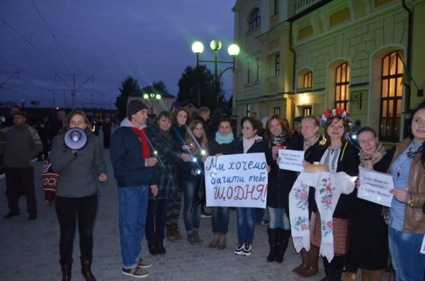 Як у Луцьку зустрічали потяг «Ковель – Чернівці». ФОТО