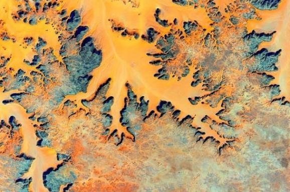 Астронавт опублікував дивовижні фото Землі, зняті з ілюмінатора. ФОТО