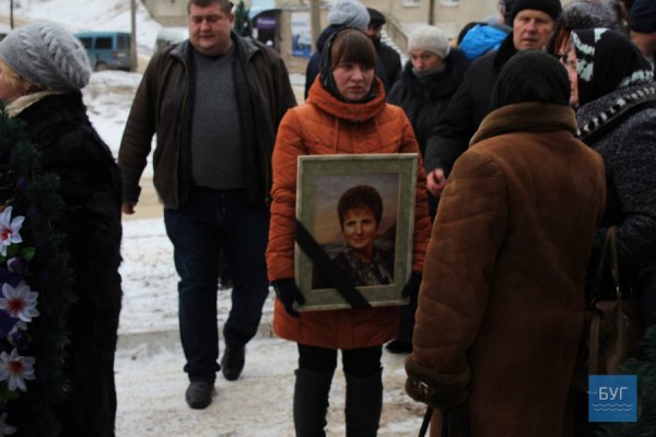 У Нововолинську попрощалися з відомою поетесою