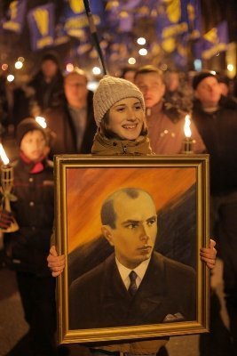 Смолоскипний марш на честь Бандери у Києві. ФОТО