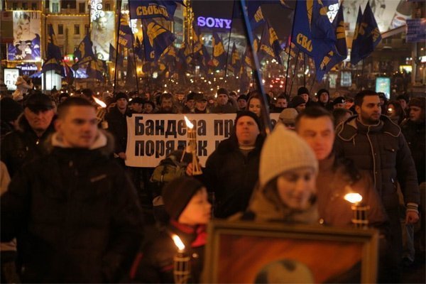 Смолоскипний марш на честь Бандери у Києві. ФОТО