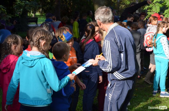 Без призів, але з грамотами: 250 дітей змагалися в луцькому парку. ФОТО