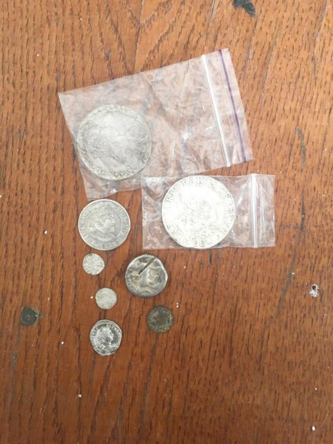 Через «Ягодин» литовець хотів провезти старовинні монети. ФОТО