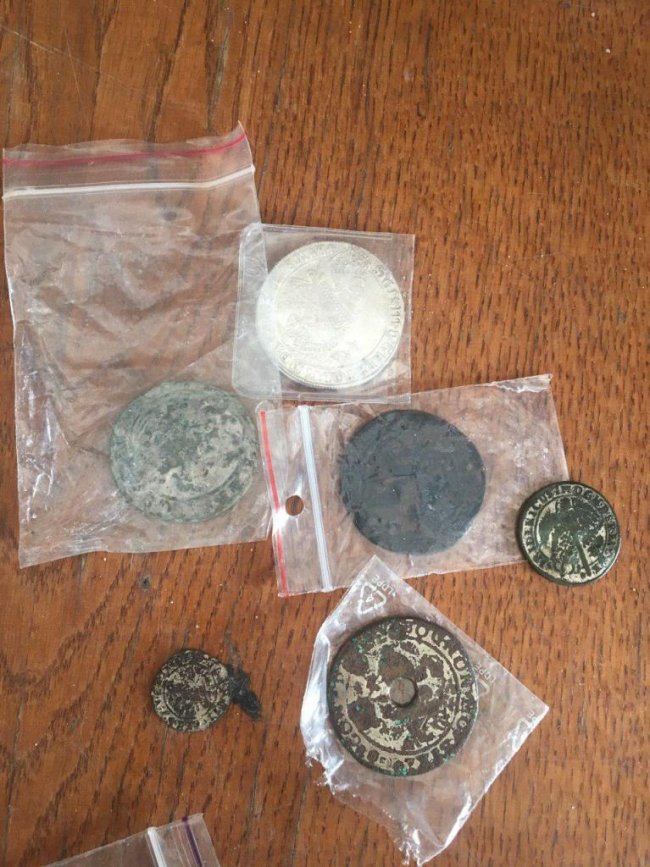 Через «Ягодин» литовець хотів провезти старовинні монети. ФОТО