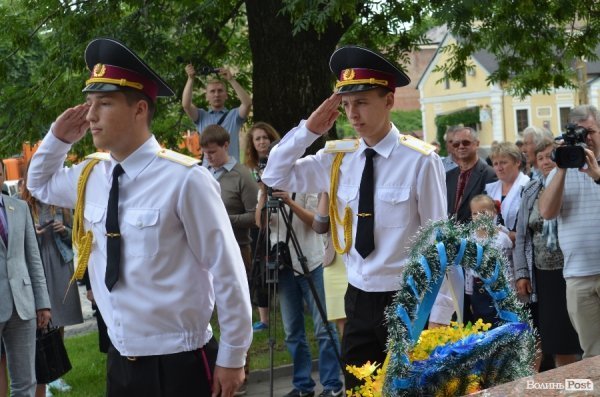 У Луцьку вшанували пам'ять розстріляних в’язнів. ФОТО