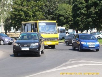 У Луцьку маршрутка в’їхала в Lexus