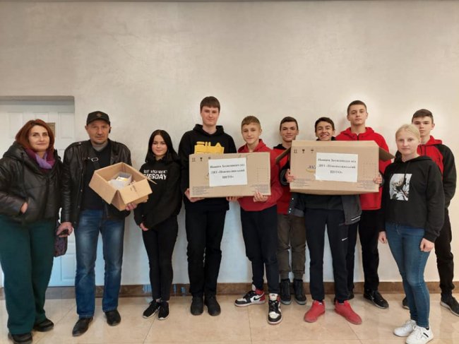 Студенти з Волині передали воїнам на Схід власноруч спечені пиріжки 