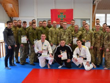 У Луцькому загоні прикордонники змагалися за першість з рукопашного бою