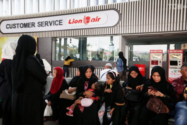 В Індонезії розбився пасажирський літак із 189 людьми на борту. ФОТО