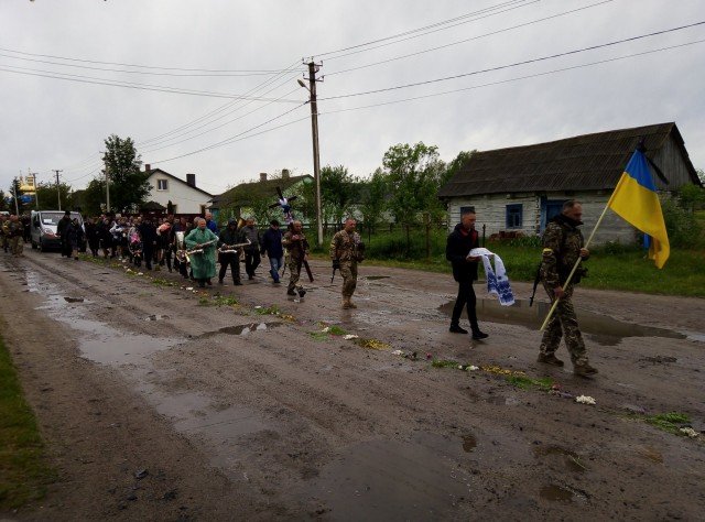 Старовижівщина попрощалася зі своїм Героєм. ФОТО