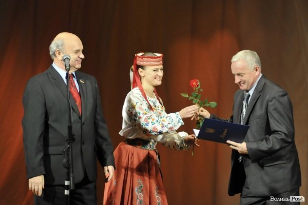 У Луцьку нагороджували працівників телебачення, радіо і зв’язку. ФОТО