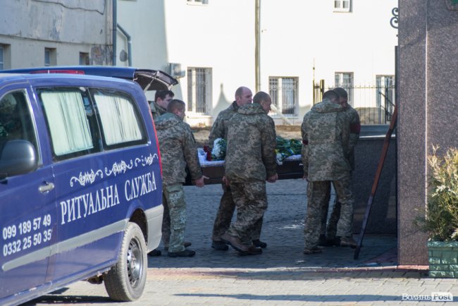 У Луцьку попрощалися із померлим на Сході воїном Борисом Шпачуком 