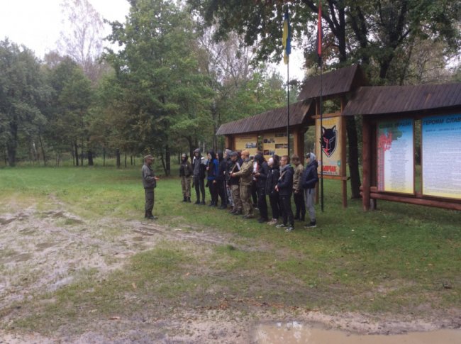 В урочищі «Вовчак» провели патріотичний вишкіл ліцеїстів. ФОТО