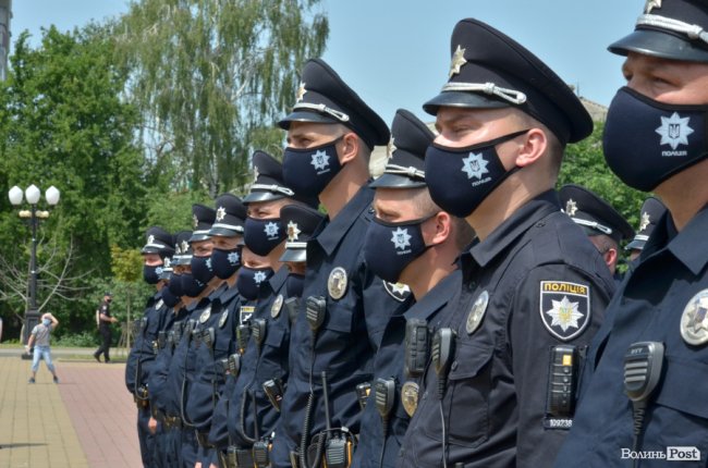 Волинські «шерифи» отримали 25 службових позашляховиків. ФОТО