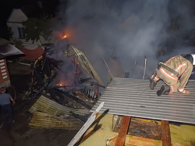 На Волині вночі горів гараж