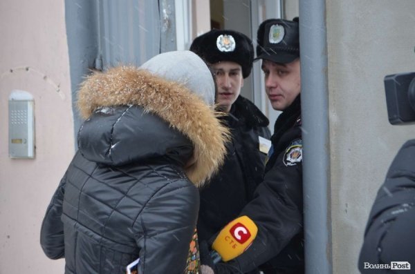 Луцькі ВВшники повернулися на базу, Автомайдан починає чергування.ДОПОВНЕНО. ФОТО