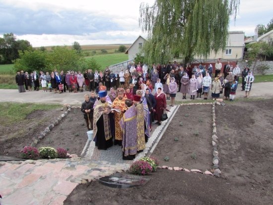 На Волині освячено пам'ятний знак образу Божої Матері. ФОТО