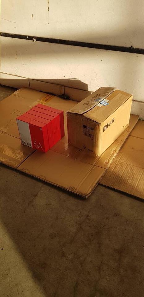 На Волині затримали партію «лівих» телефонів на 700 тисяч доларів. ФОТО