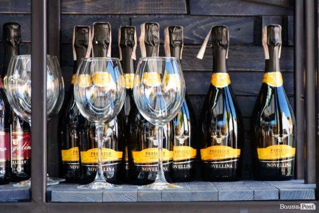 Локація-«магніт»: як ігристий напій додавав святкового настрою на Lutsk Food Fest. ФОТО*