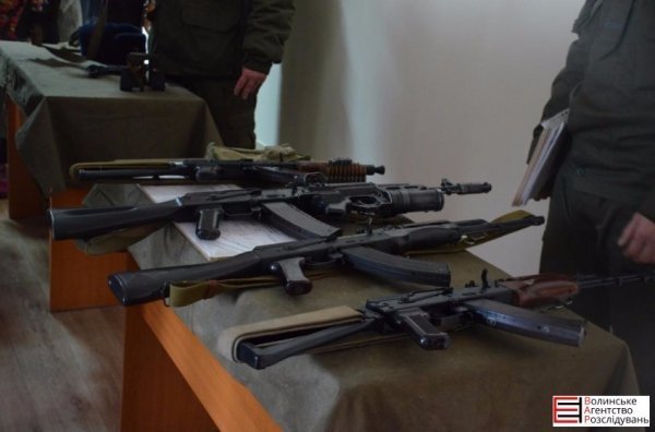 Луцькі гімназисти зібрали кошти для службових собак. ФОТО