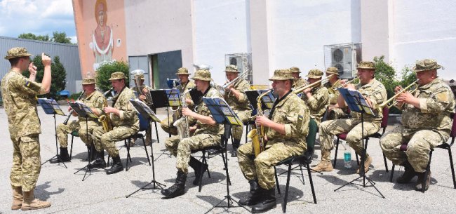 Застрягли в часі років на 40, - волинський боєць про жителів Луганщини