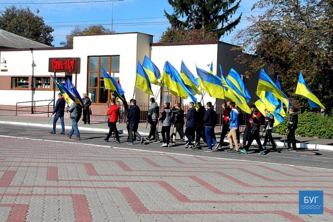 День захисника: в Іваничах влаштували урочисту ходу. ФОТО