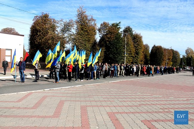 День захисника: в Іваничах влаштували урочисту ходу. ФОТО