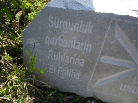 Вандали зруйнували в окупованому Криму пам'ятник депортованим татарам. ФОТО